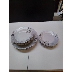 LOT D\'ASSIETTES MODERNE 