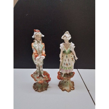 COUPLE DE STATUETTE EN PORCELAINE 
