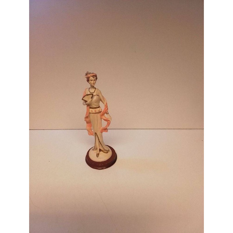 STATUETTE REGUL FEMME