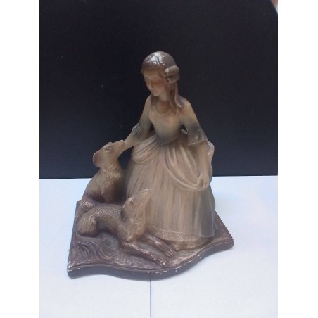 STATUETTE FEMME AU CHIEN 