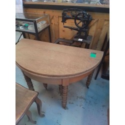 TABLE DEMI LUNE 