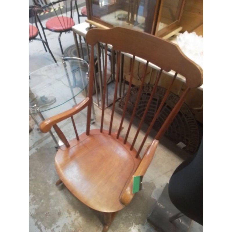 ROCKING CHAIR 
