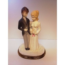 STATUETTE JEUNE COUPLE 