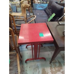 TABLE D’APPOINT ROUGE 