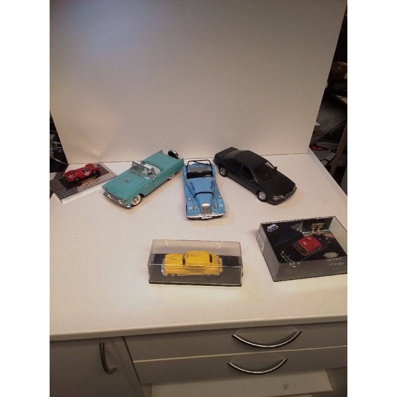 VOITURE COLLECTION L\'UNITÉ 