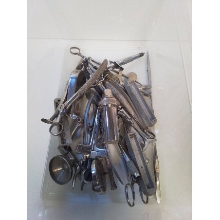 ACCESSOIRE DENTISTE D\'ÉPOQUE 