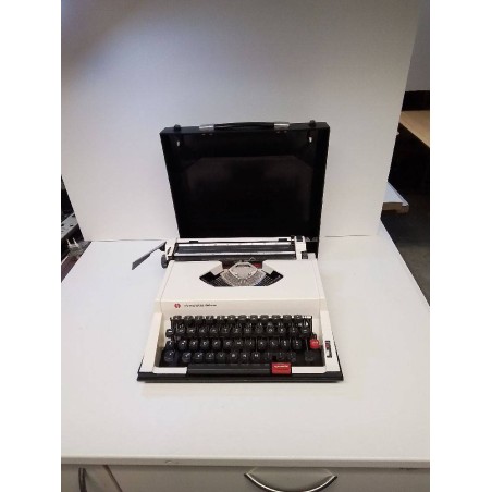 MACHINE A ECRIRE OLYMPIA