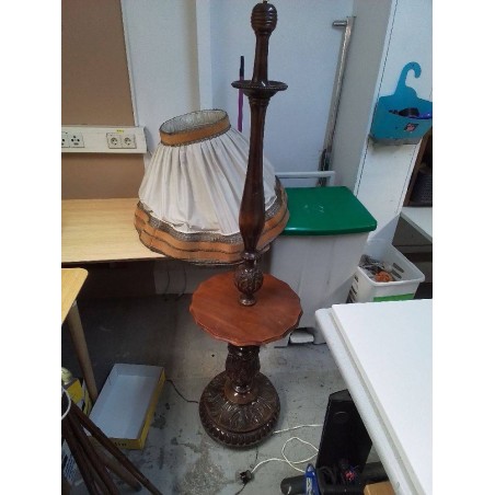 LAMPADAIRE BOIS SCULPTÉ 