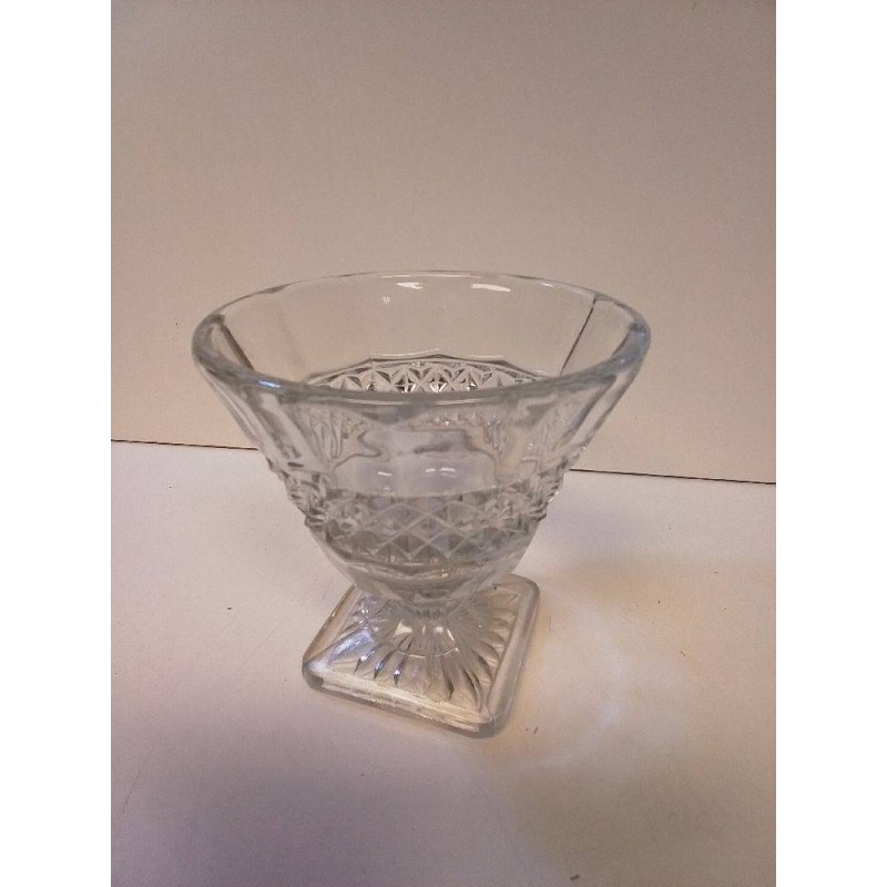 VASE A PIED 