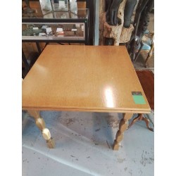 TABLE CARRE AVEC ALLONGES 