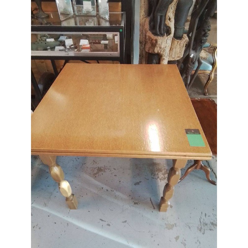 TABLE CARRE AVEC ALLONGES 