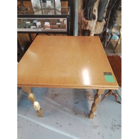 TABLE CARRE AVEC ALLONGES 