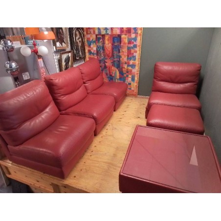CANAPÉ CHAUFFEUSE MODULABLE CUIR ROUGE + TABLE ET POUF 