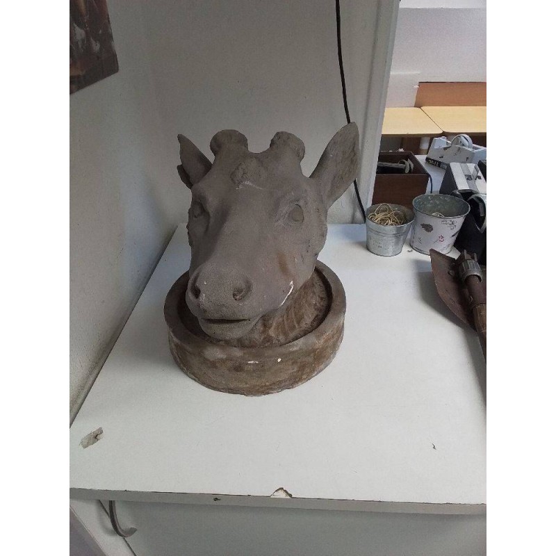 SCULPTURE EN ARGILE TETE DE GIRAFE EN L\'ÉTAT 