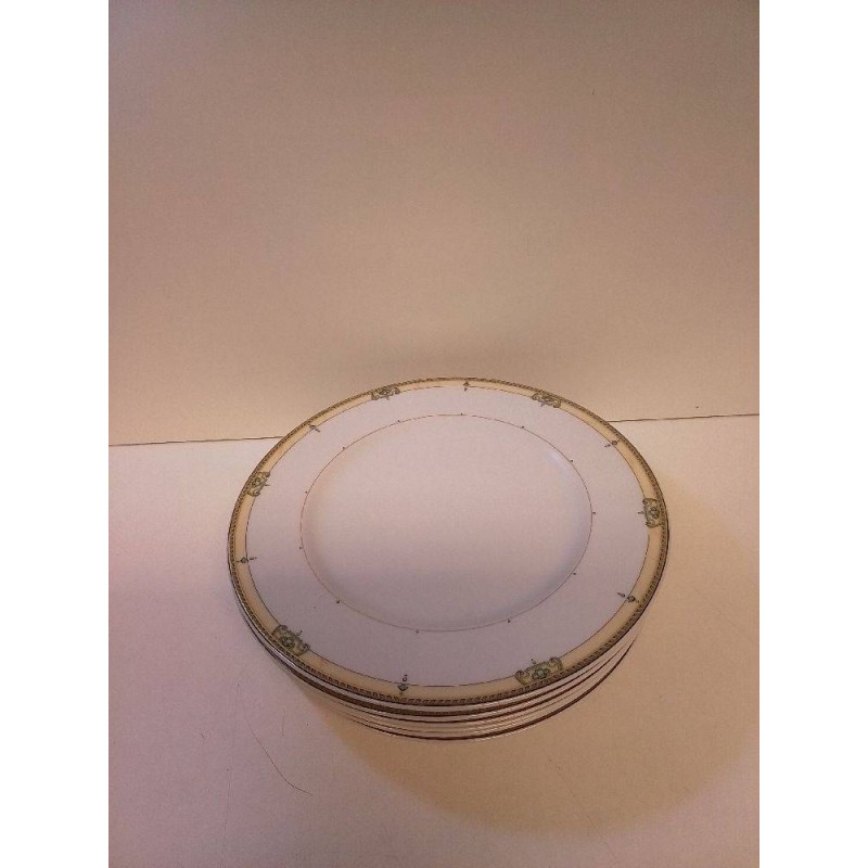 LOT D\'ASSIETTES 