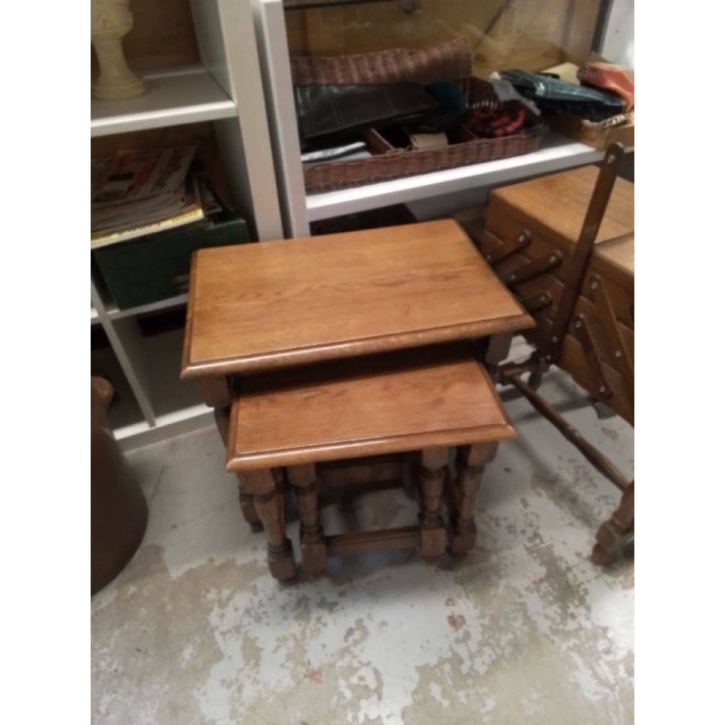TABLE GIGOGNES 