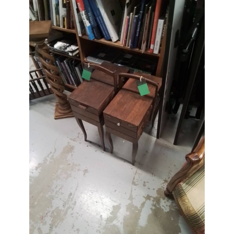 TRAVAILLEUSE EN BOIS LA PIECE