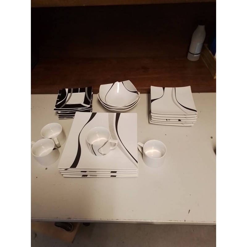 LOT VAISSELLES MODERNE NOIR ET BLANC 