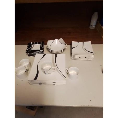 LOT VAISSELLES MODERNE NOIR ET BLANC 