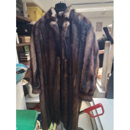 MANTEAU EN FOURRURE 