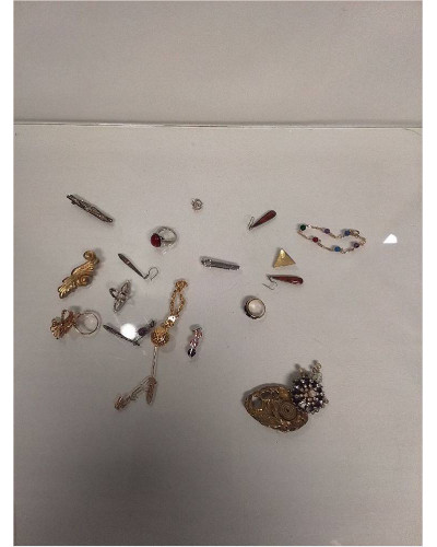 BIJOUX DIVERS
