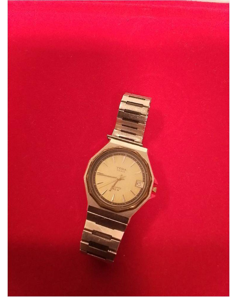MONTRE QUARTZ YEMA