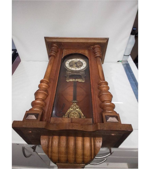HORLOGE ANCIENNE EN L\'ÉTAT 