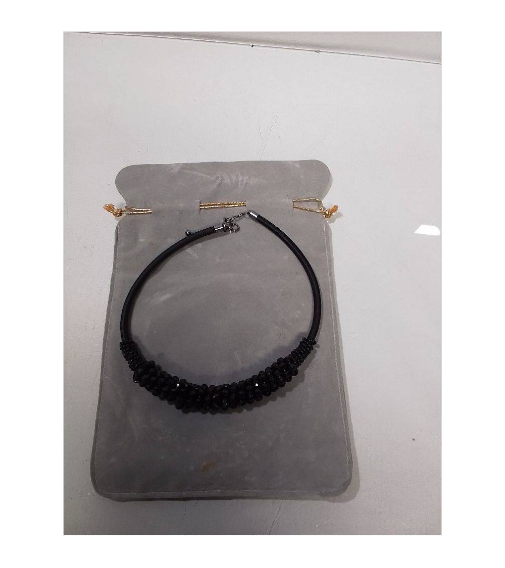 COLLIER NOIR 