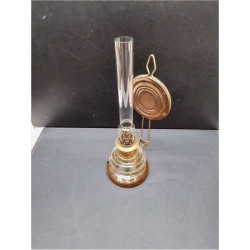 LAMPE A PETROLE EN VERRE 