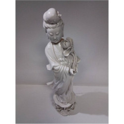 STATUETTE PORCELAINE...