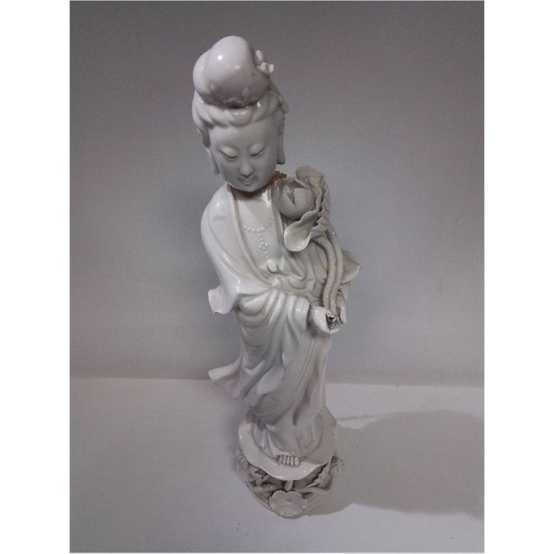 STATUETTE PORCELAINE CHINOISE EN L’ETAT