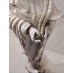 STATUETTE PORCELAINE CHINOISE EN L’ETAT