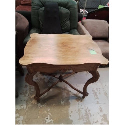 TABLE D’APPOINT ENTRETOISE 