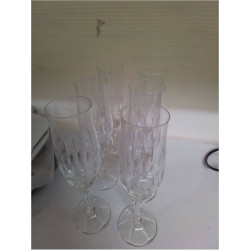 LOT DE VERRES CISELÉS 