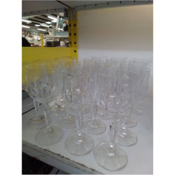 LOT DE VERRES CISELÉS 