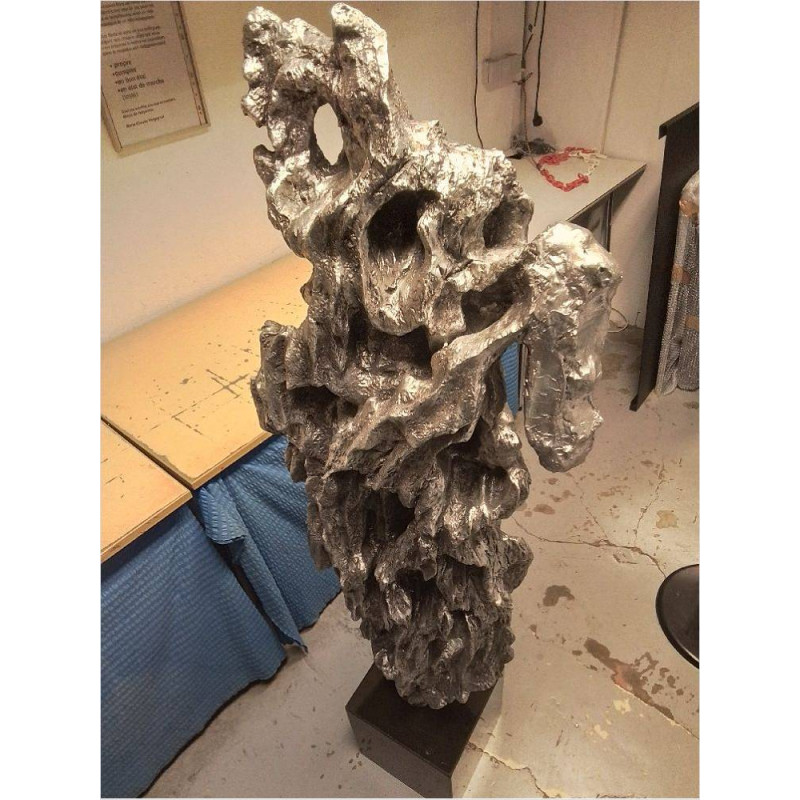 SCULPTURE CONTEMPORAINE GRISE SOCLE MARBRE EN L’ETAT 