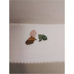 LOT DE PENDENTIFS PIERRE