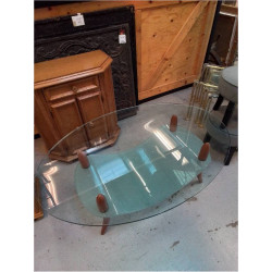 TABLE BASSE OVALE EN VERRE 
