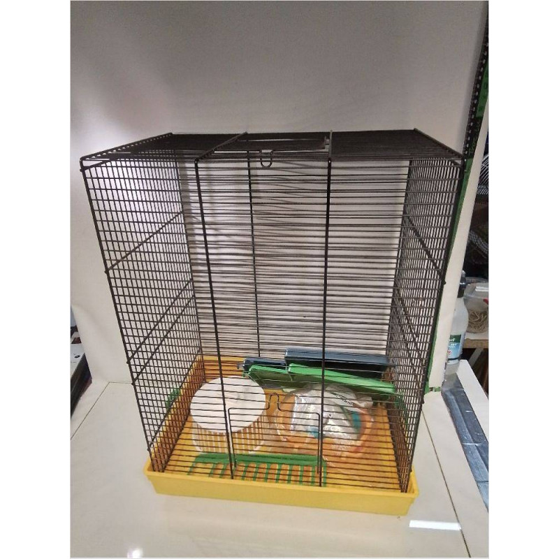 CAGE A HAMSTER