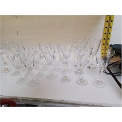 SERVICE DE VERRES A PIED