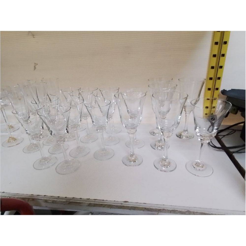 SERVICE DE VERRES A PIED