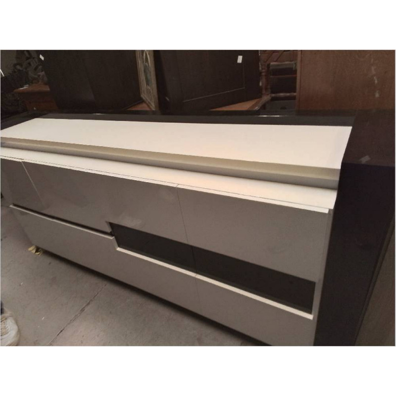 BUFFET MODERNE LAQUÉ BLANC ET NOIR