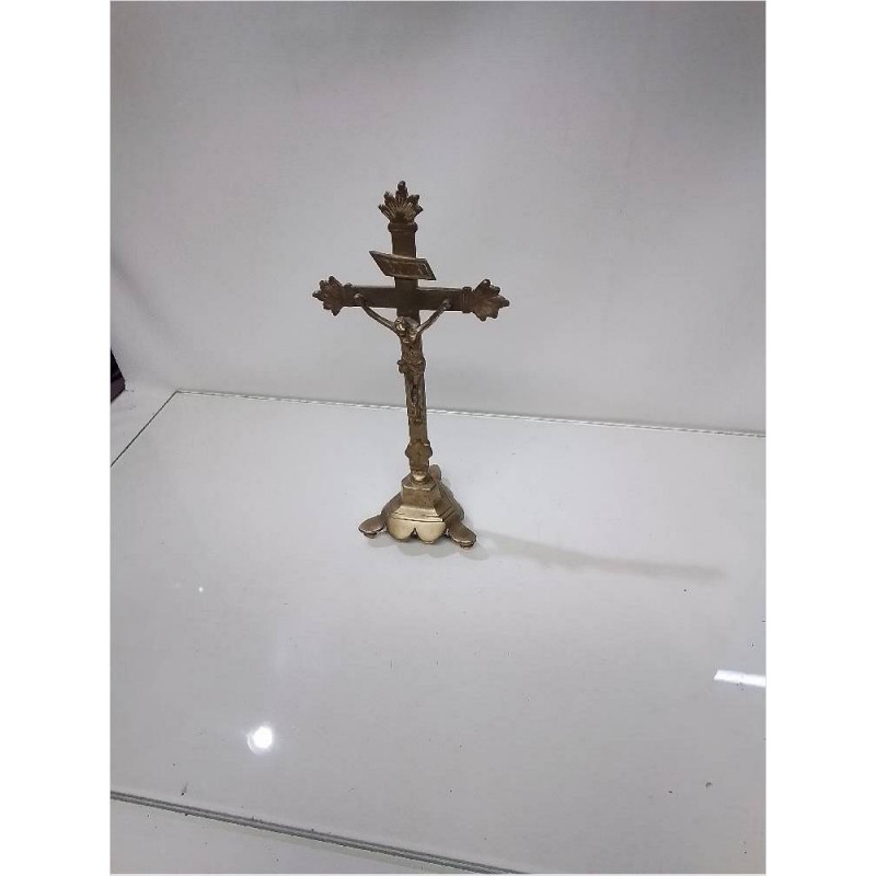 CRUCIFIX LAITON