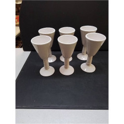 LOT FLUTES EN PORCELAINE 