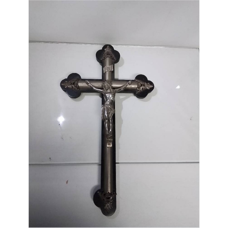 CRUCIFIX NOIR METAL GRIS