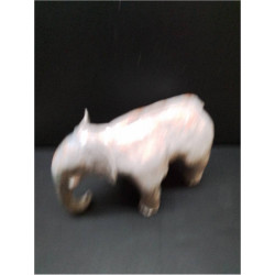 STATUETTE ELEPHANT SIGNÉE 