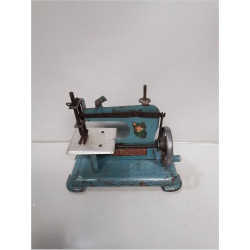 MACHINE A COUDRE JOUET