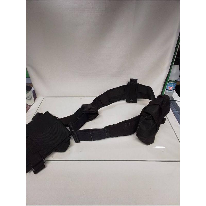 CEINTURE MILITAIRE AVEC ACCESSOIRES 