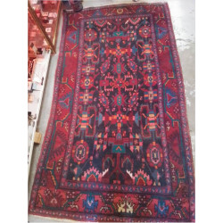 TAPIS TON ROUGE FORME...