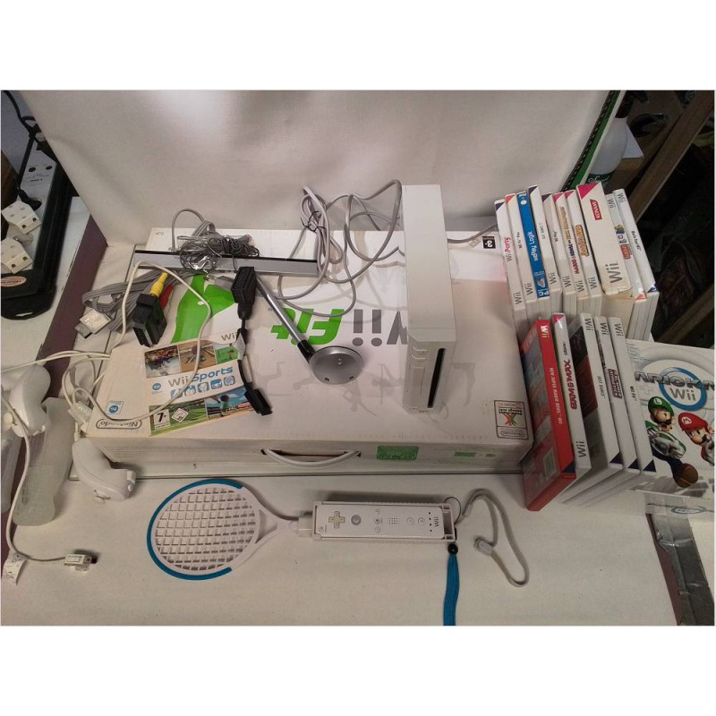 CONSOLE WII + WII FIT + JEUX + ACCESSOIRES 